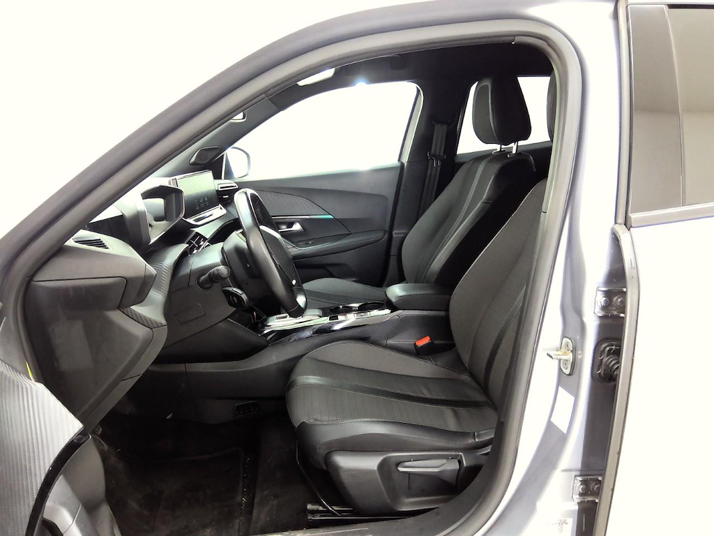 Foto 7 van Peugeot E-2008