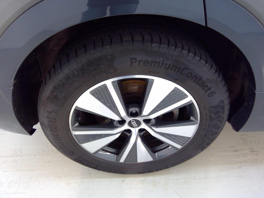 Foto 12 van Audi Q8