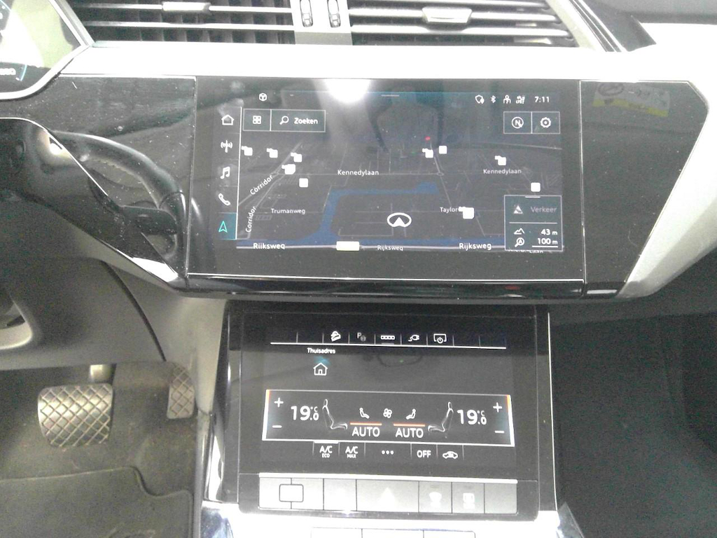 Foto 16 van Audi Q8