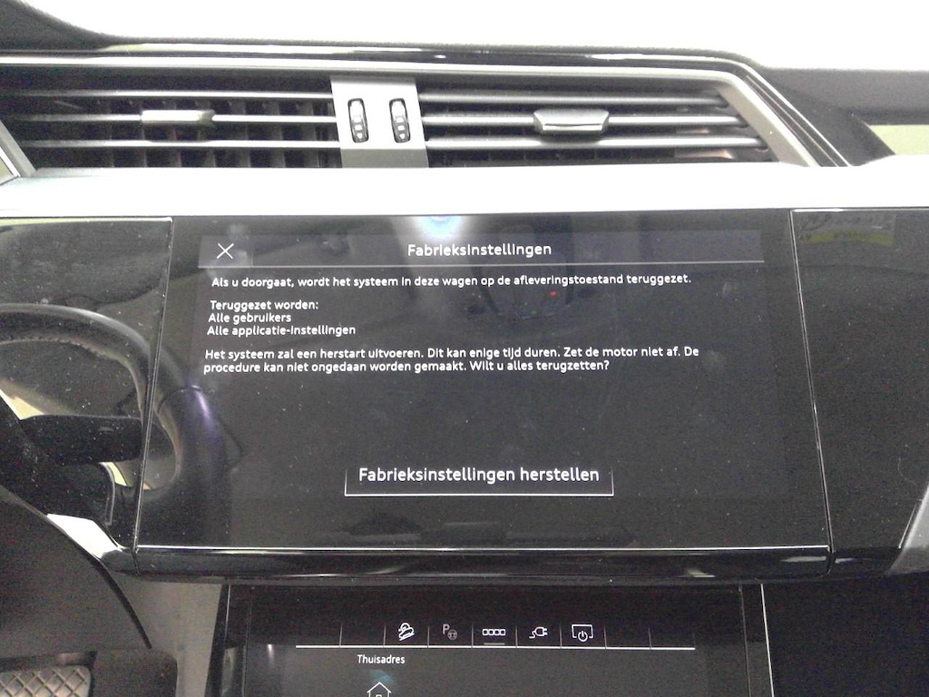Foto 17 van Audi Q8