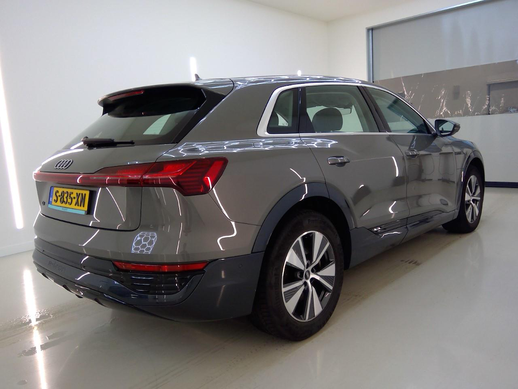 Foto 3 van Audi Q8