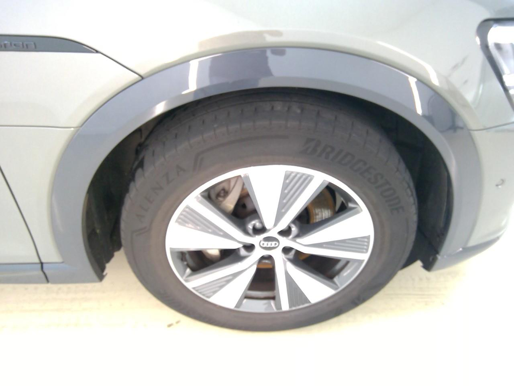 Foto 26 van Audi Q8