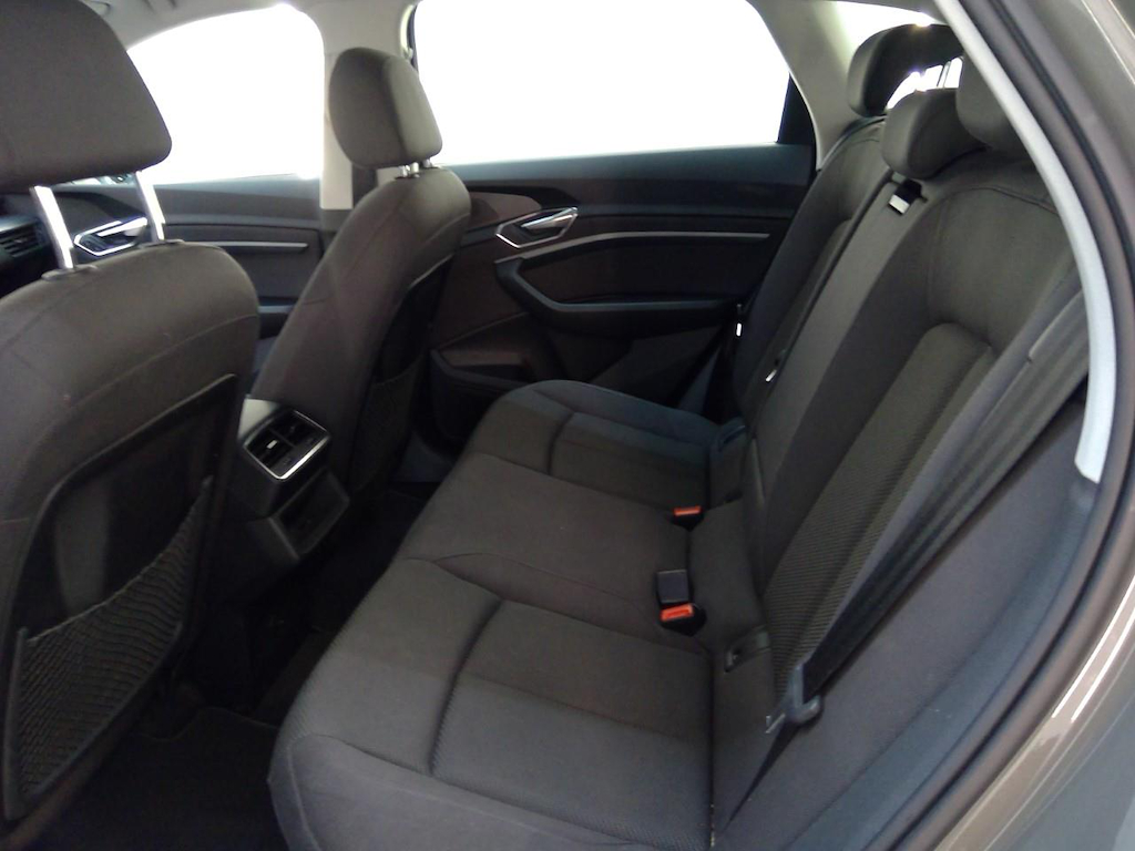 Foto 9 van Audi Q8