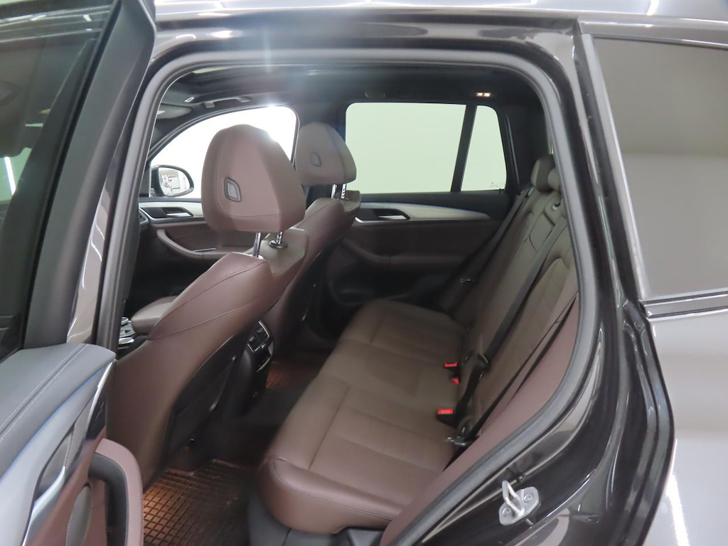Foto 9 van BMW ix3