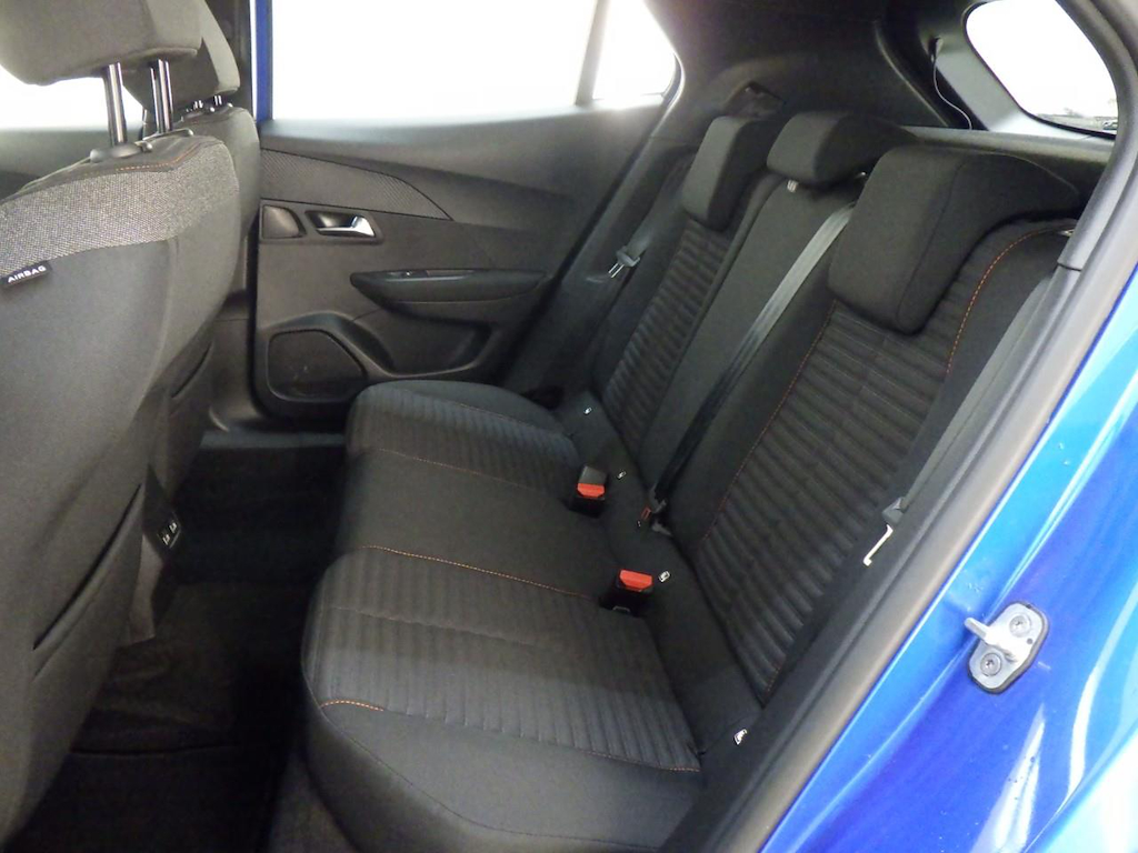 Foto 9 van Peugeot E-2008