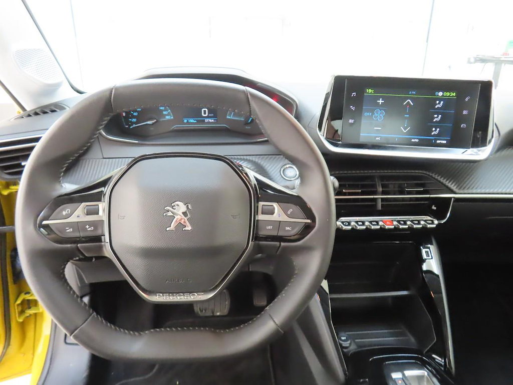 Foto 4 van Peugeot E-208