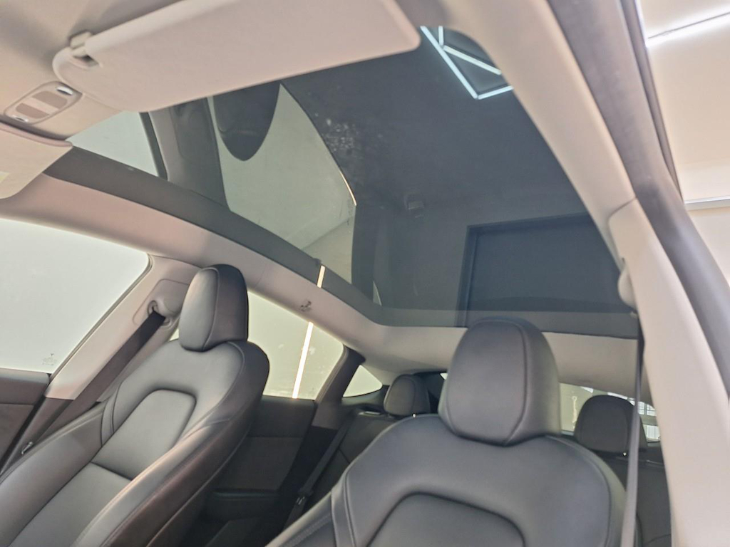 Foto 19 van Tesla Model Y