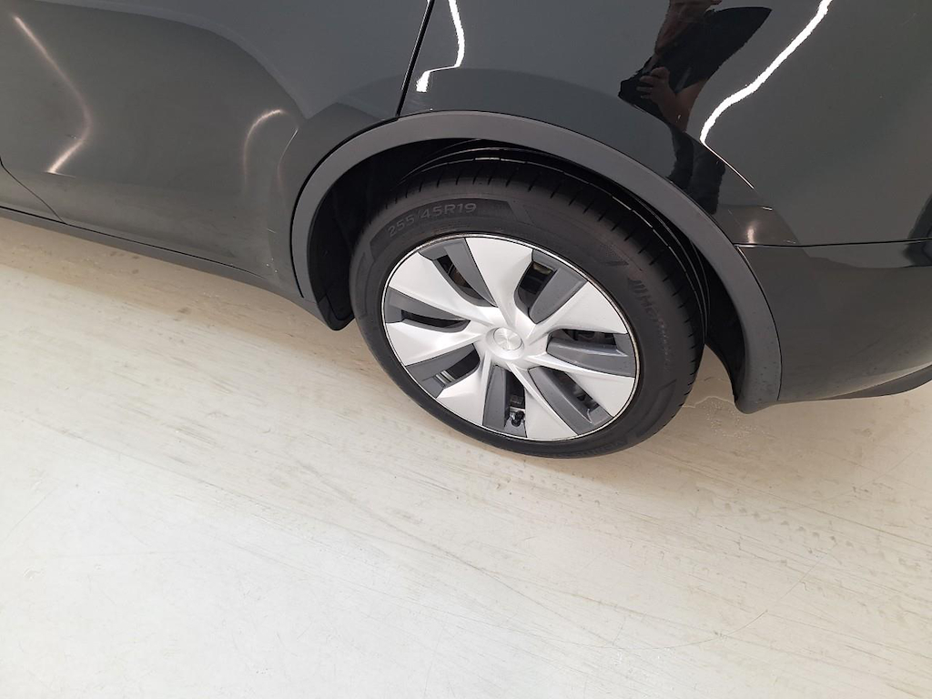 Foto 24 van Tesla Model Y