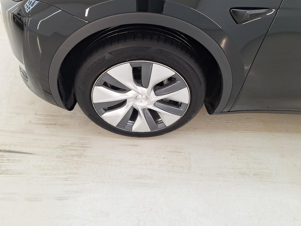Foto 26 van Tesla Model Y