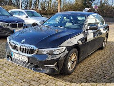 Buy BMW 320d Aut. Luxury  on Ayvens Carmarket