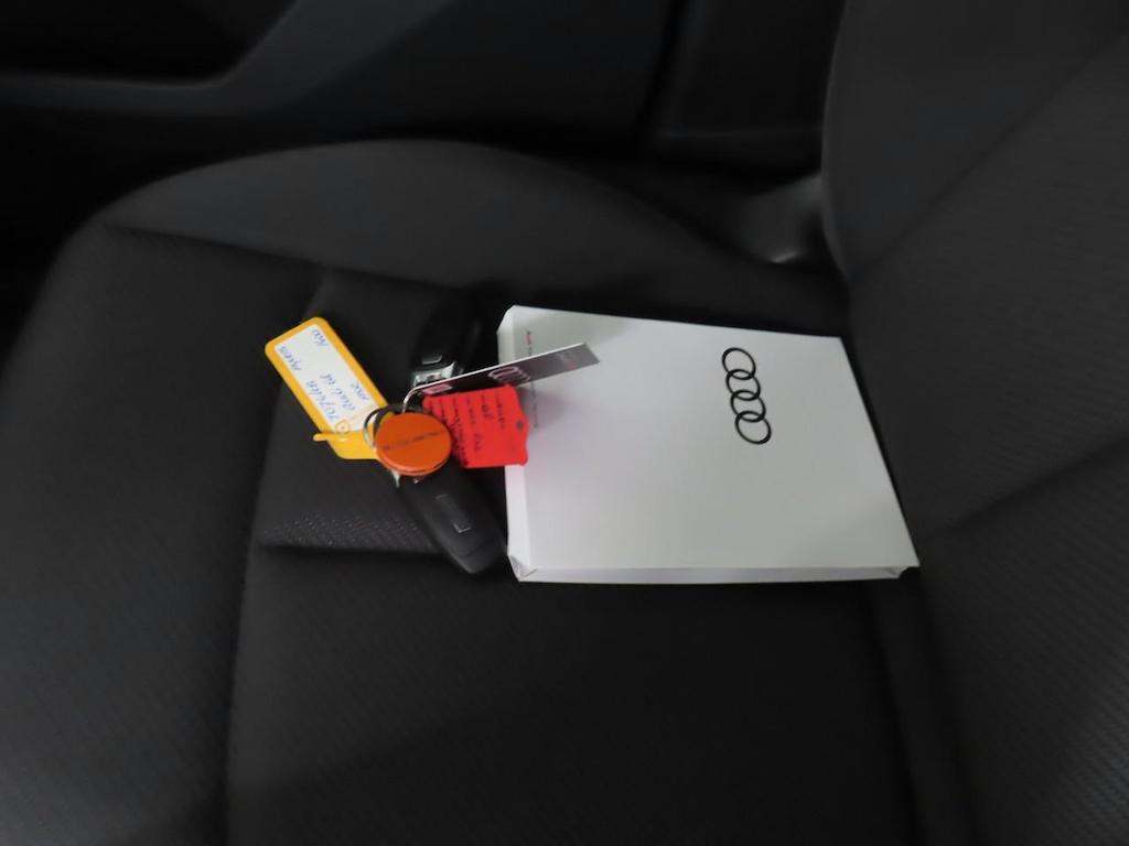 Foto 10 van Audi Q8 e-tron