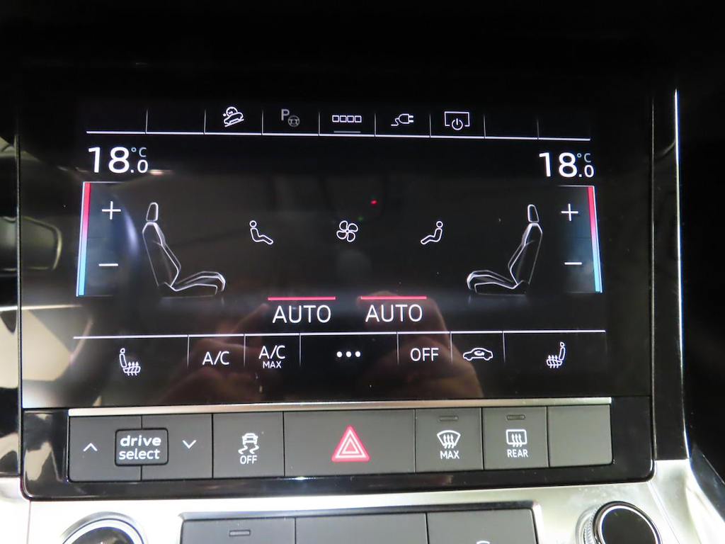 Foto 11 van Audi Q8 e-tron