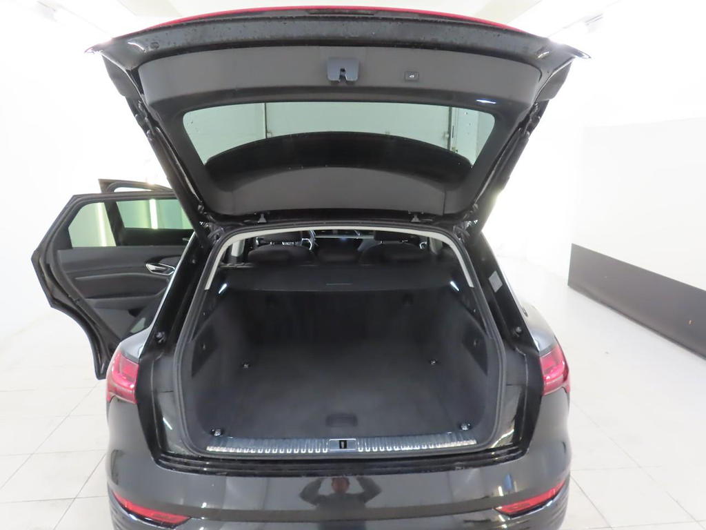 Foto 7 van Audi Q8 e-tron