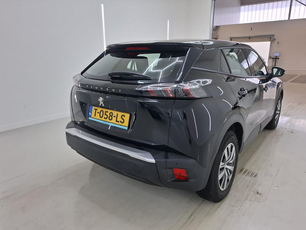 Foto 4 van Peugeot E-2008