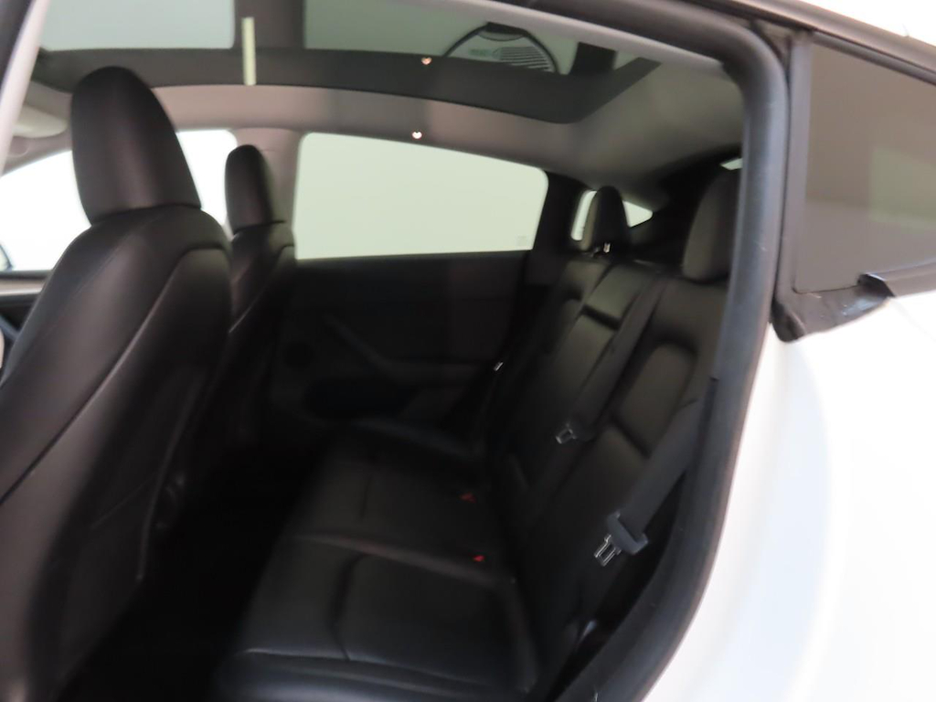 Foto 9 van Tesla Model Y