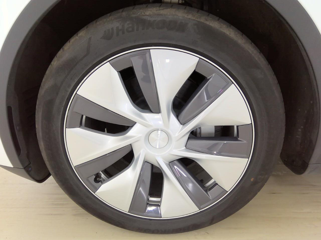 Foto 14 van Tesla Model Y