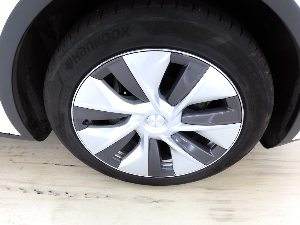 Foto 33 van Tesla Model Y
