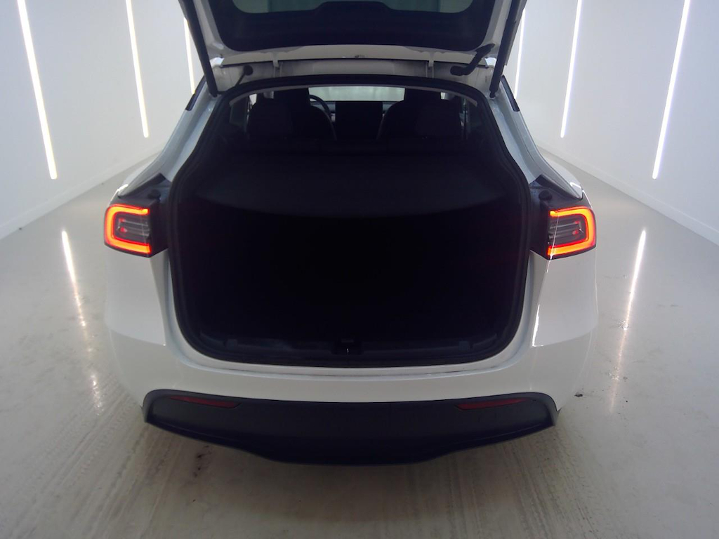 Foto 9 van Tesla Model Y