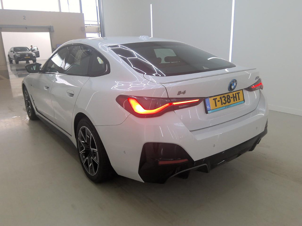 Foto 12 van BMW i4