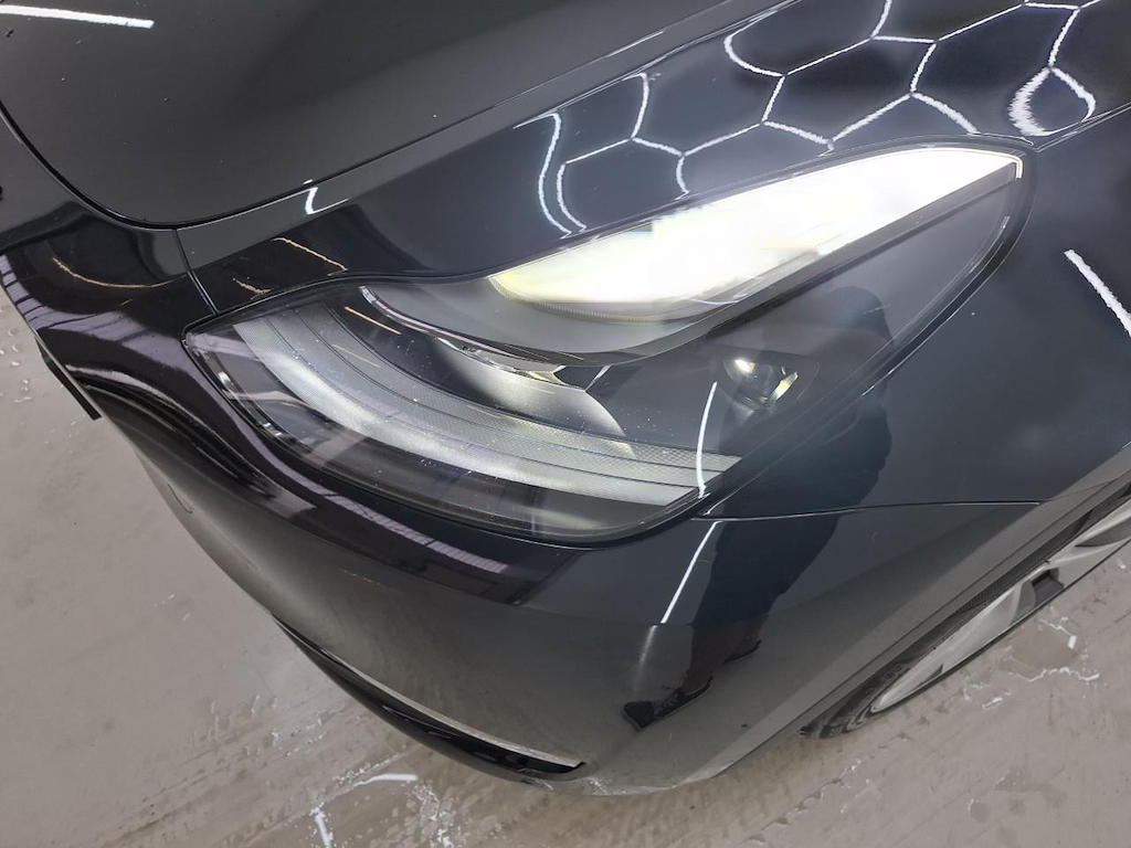 Foto 18 van Tesla Model Y