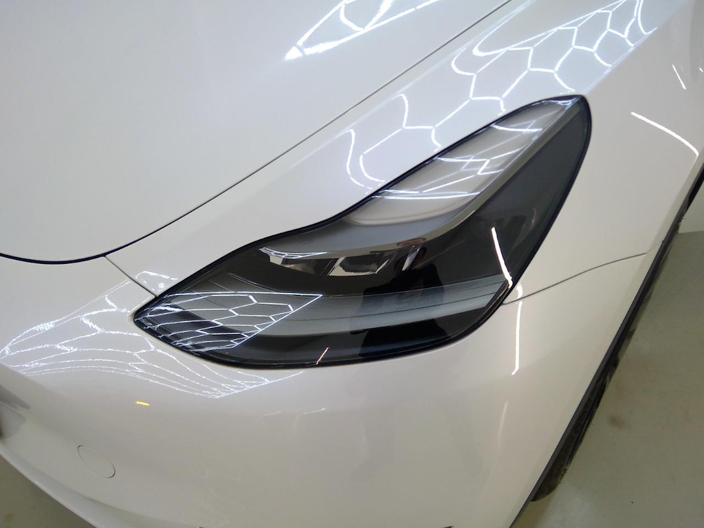 Foto 18 van Tesla Model Y