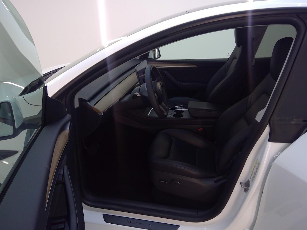 Foto 6 van Tesla Model Y