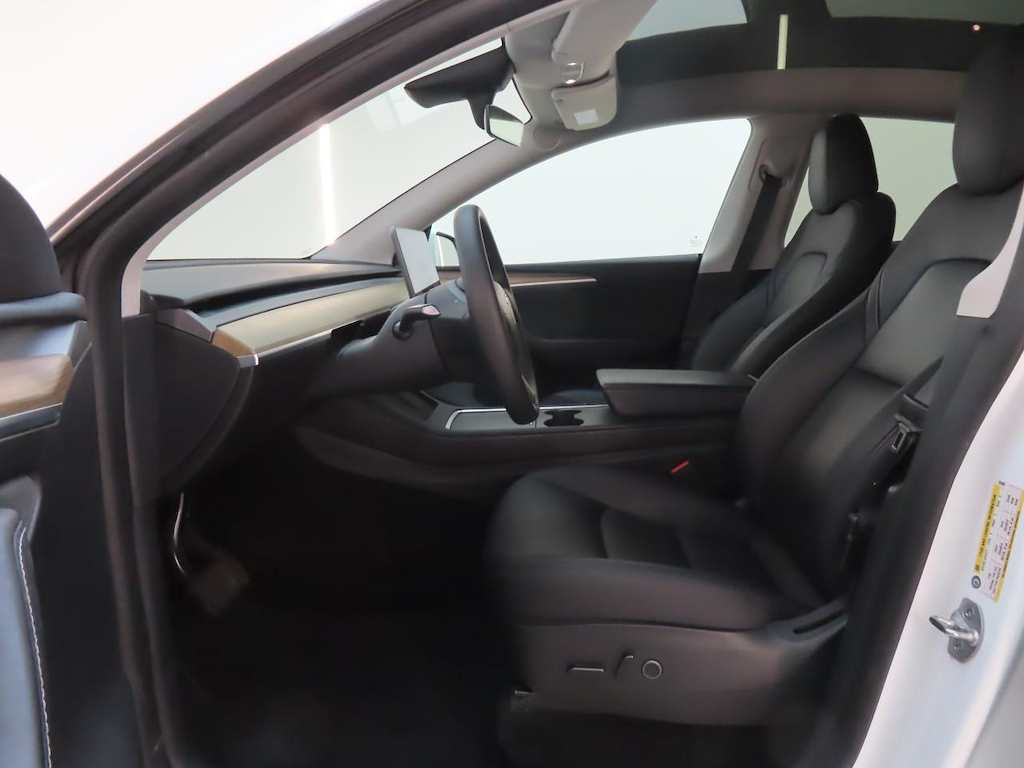 Foto 7 van Tesla Model Y