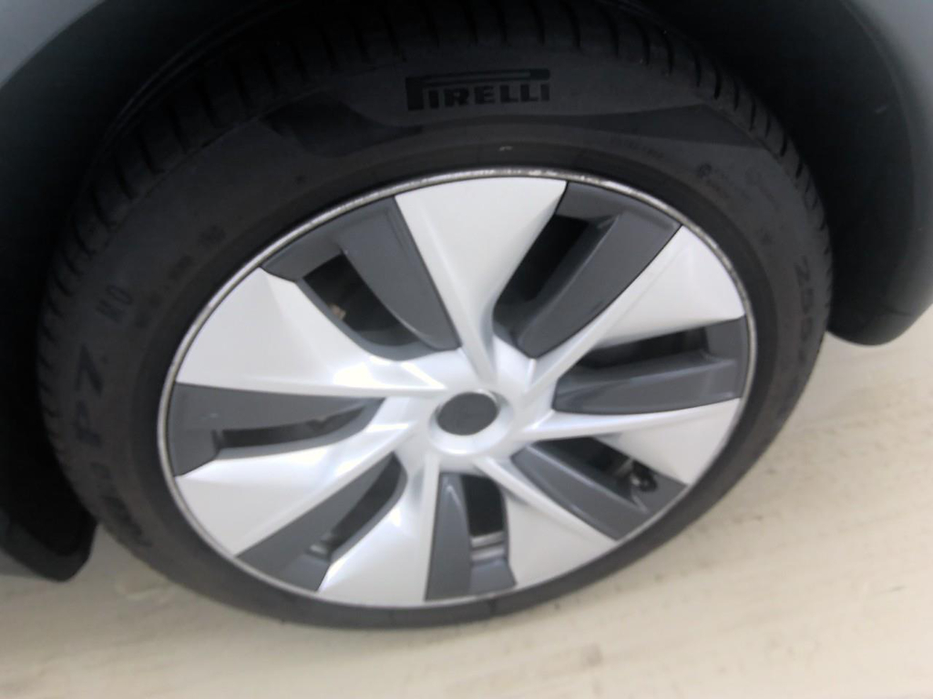 Foto 25 van Tesla Model Y
