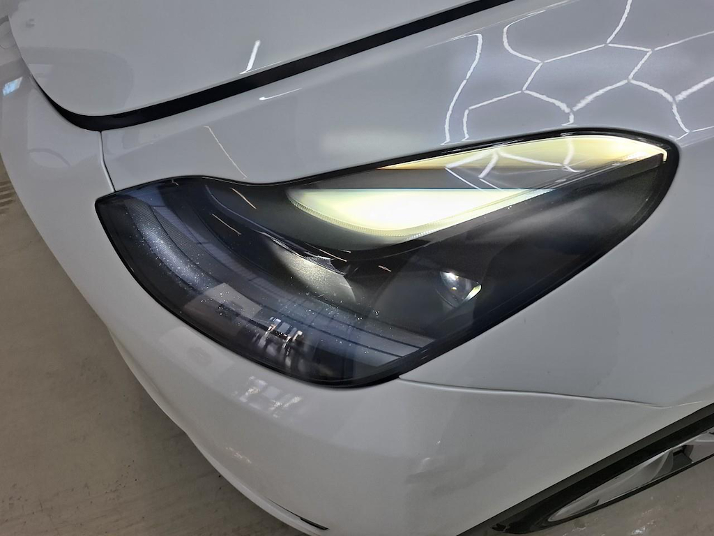 Foto 22 van Tesla Model Y