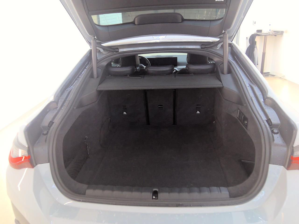 Foto 12 van BMW i4