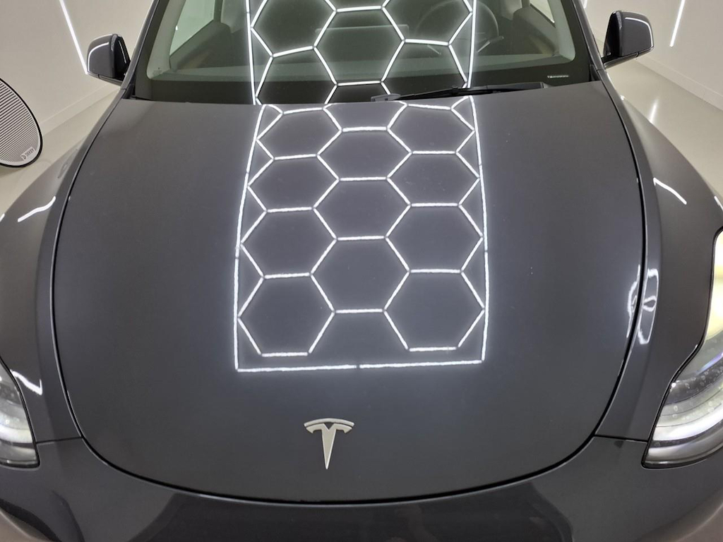 Foto 54 van Tesla Model Y