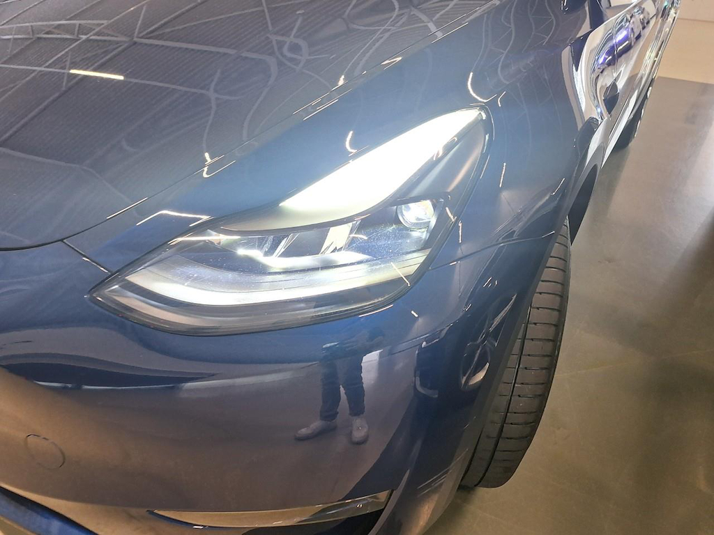Foto 18 van Tesla Model Y