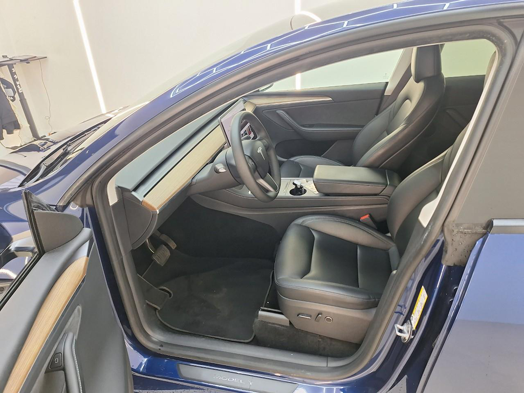 Foto 6 van Tesla Model Y