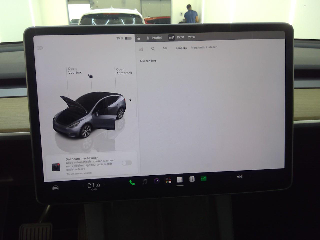 Foto 16 van Tesla Model Y
