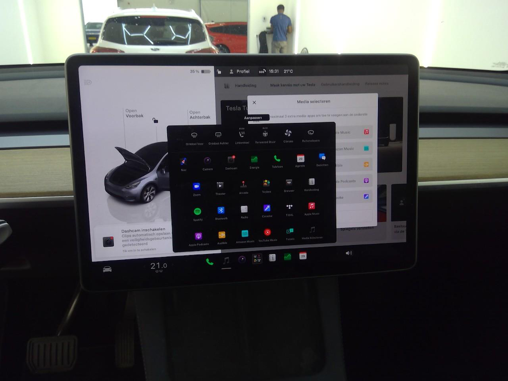 Foto 21 van Tesla Model Y