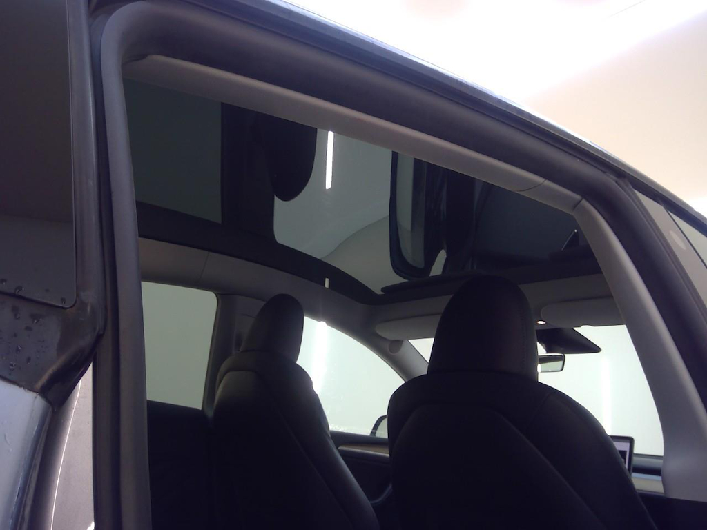 Foto 23 van Tesla Model Y