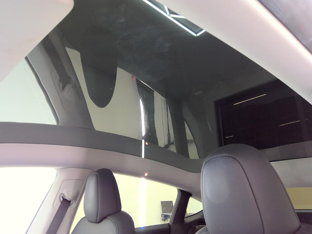Foto 21 van Tesla Model Y