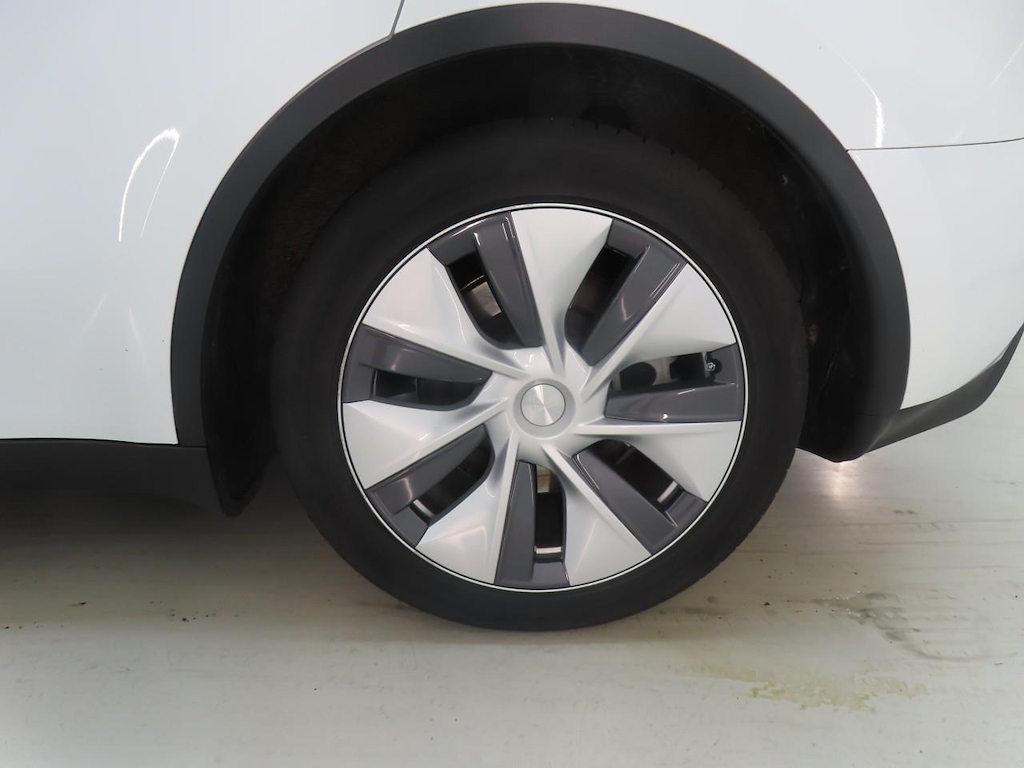 Foto 13 van Tesla Model Y