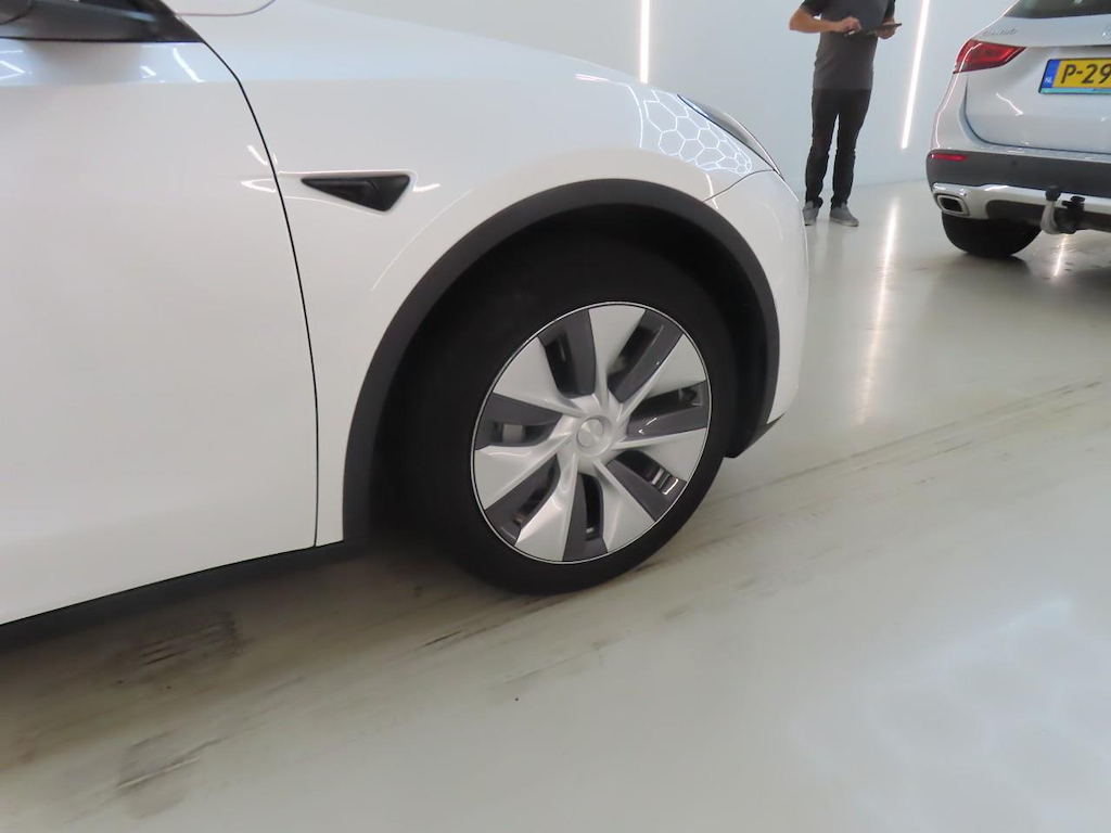 Foto 31 van Tesla Model Y