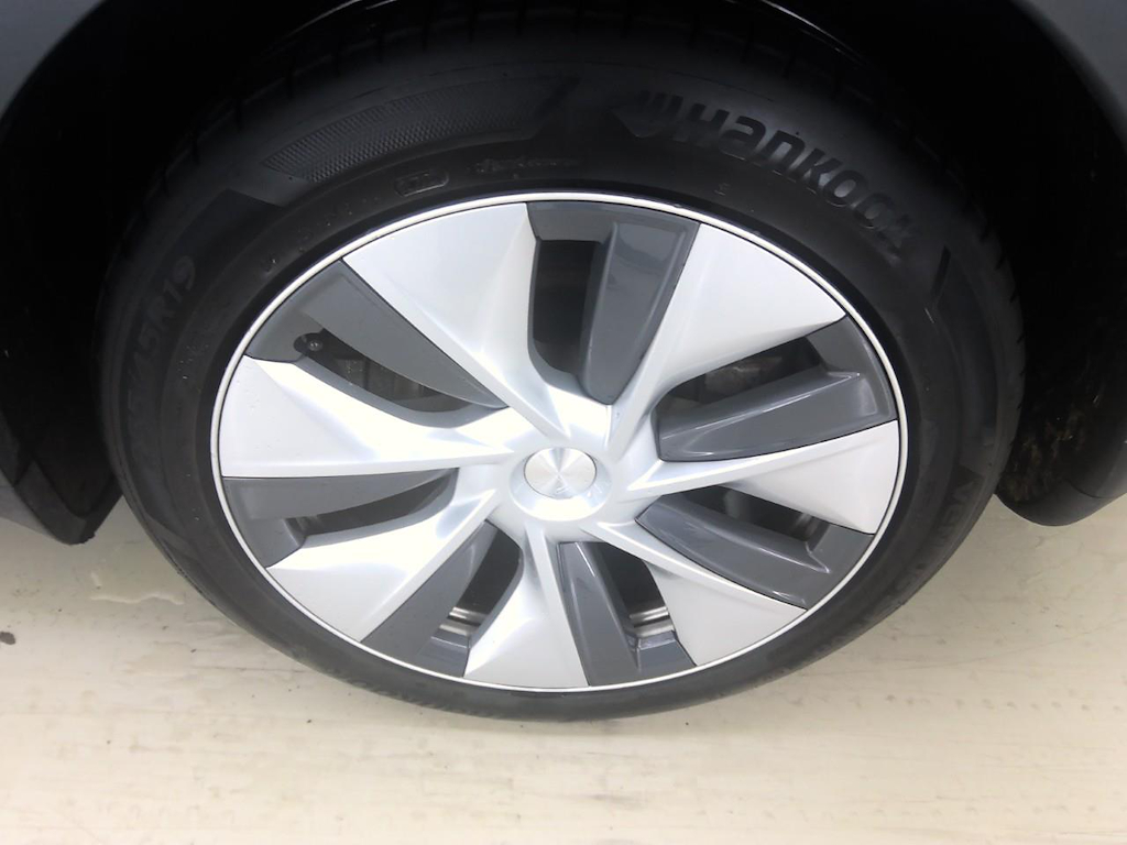 Foto 12 van Tesla Model Y
