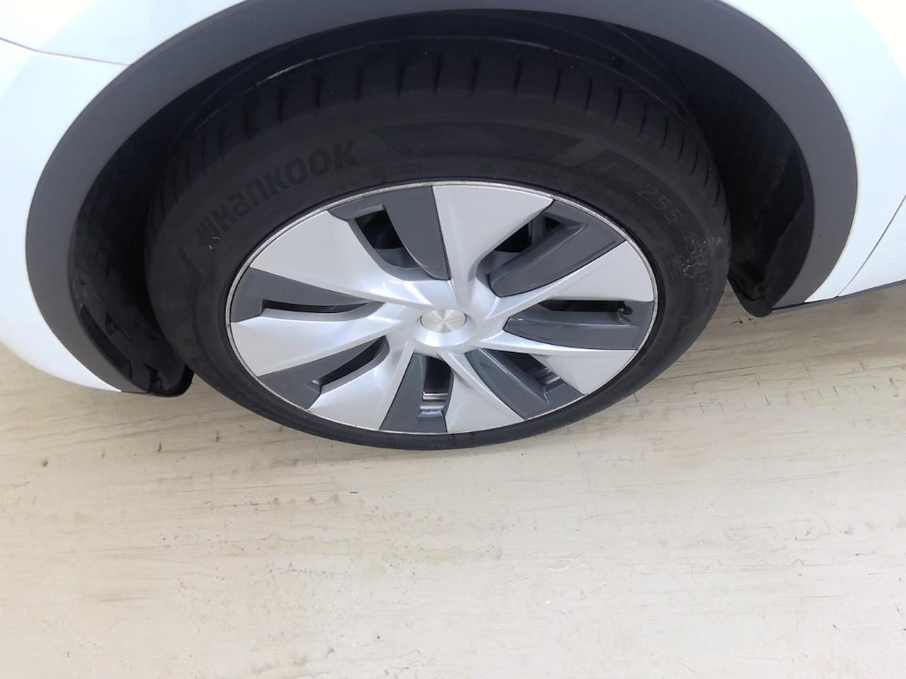 Foto 23 van Tesla Model Y