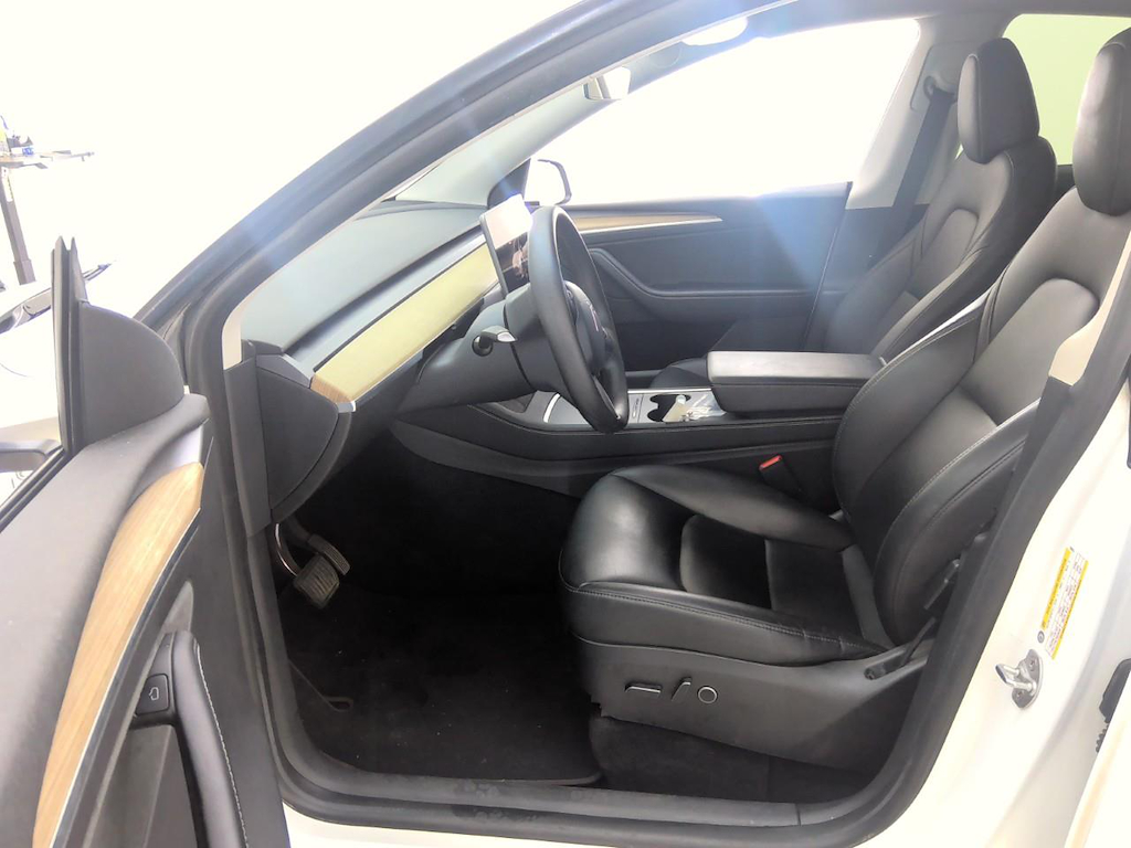 Foto 6 van Tesla Model Y