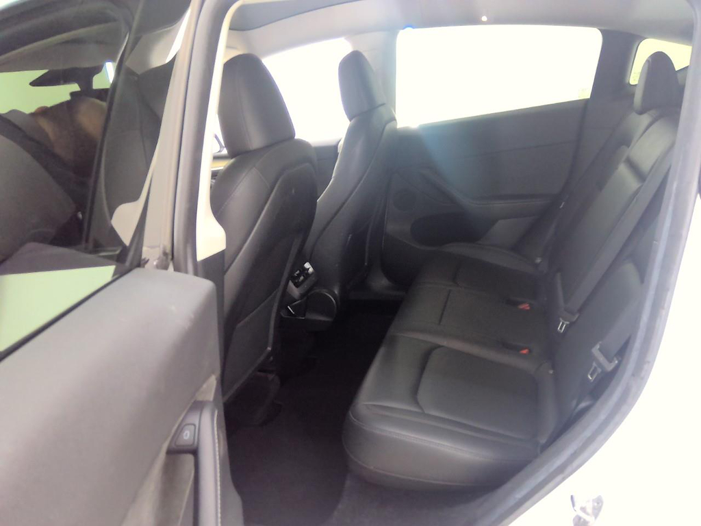 Foto 7 van Tesla Model Y