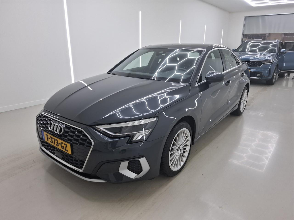 AUDI A3 Limousine 30 TFSI S tronic Advanced edition 4d