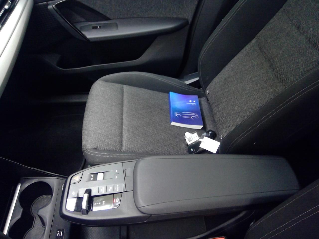 Foto 32 van BMW ix1