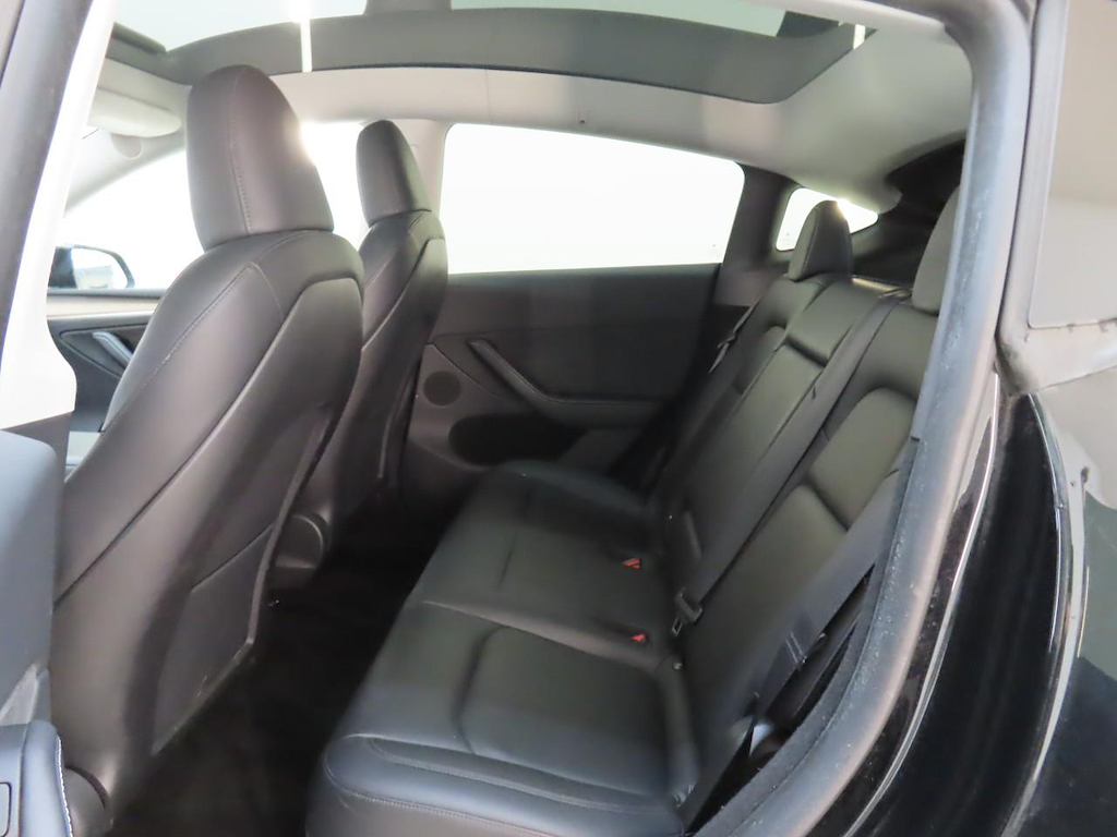 Foto 8 van Tesla Model Y