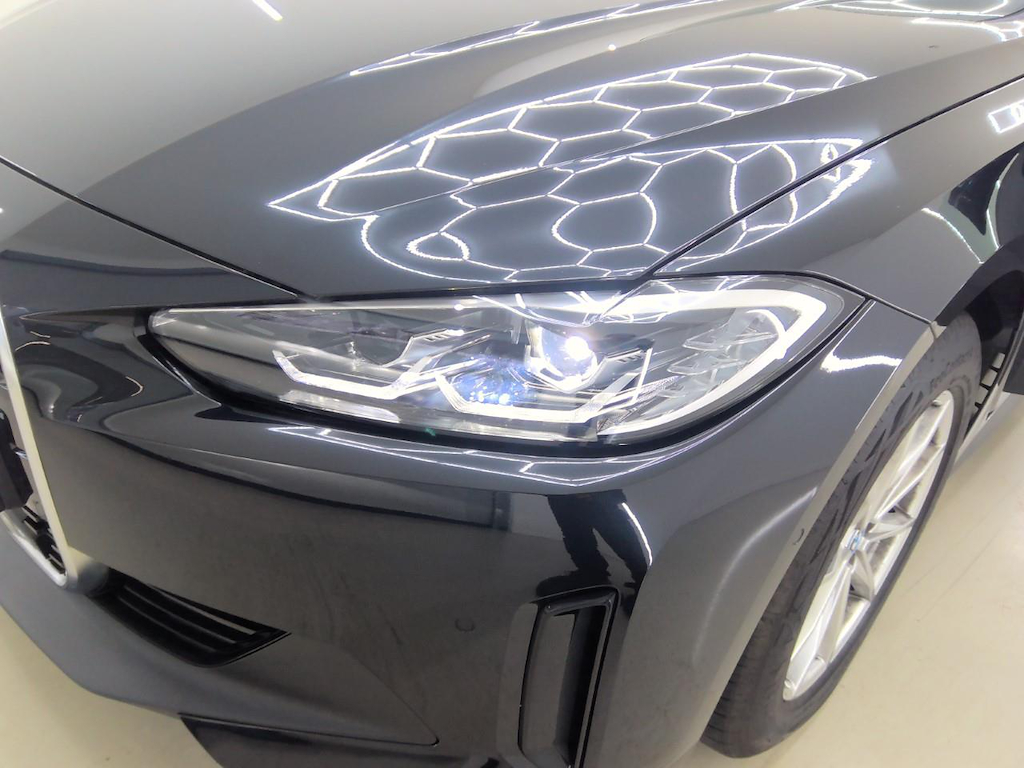 Foto 21 van BMW i4
