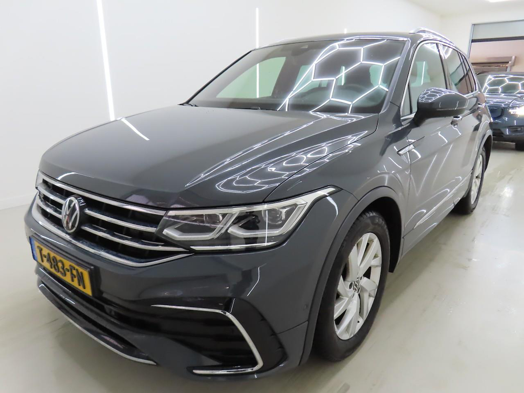 VOLKSWAGEN Tiguan 1.5 TSI 110kW DSG R-Line Business+