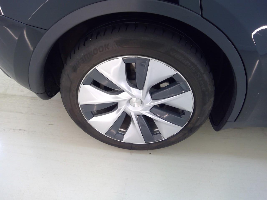 Foto 12 van Tesla Model Y