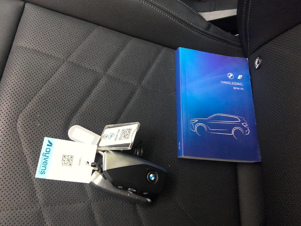 Foto 14 van BMW ix1